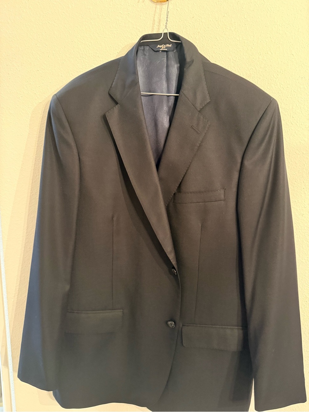 Men's Black Two-Button Notch Lapel Suit Jacket